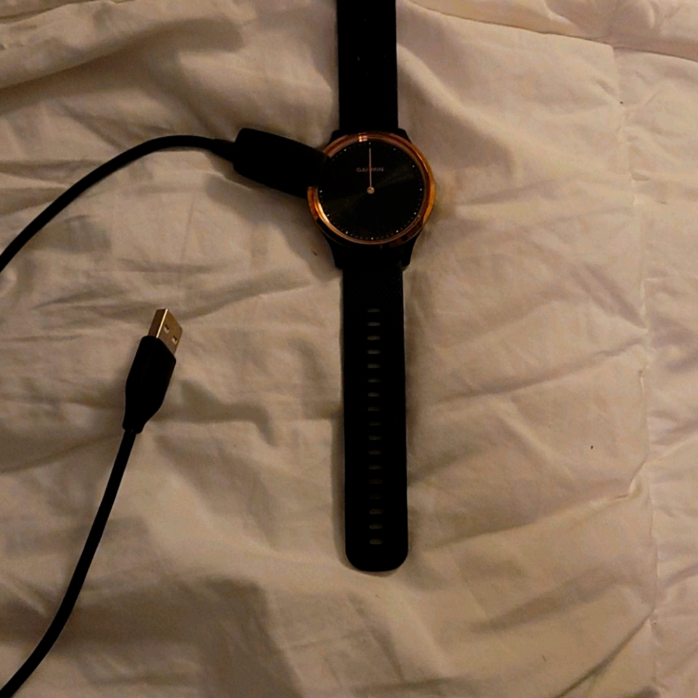 GARMIN VIVIOMove Rose Gold GPS watch